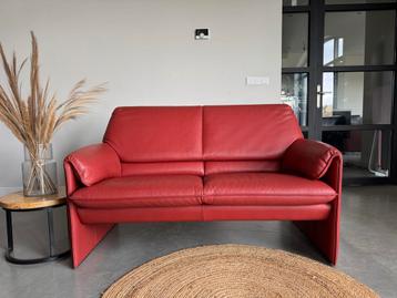Leolux Bora bèta 2-zits rood - als nieuw! beschikbaar voor biedingen