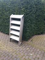 2 aluminium trappen voor vrachtwagen, Ophalen
