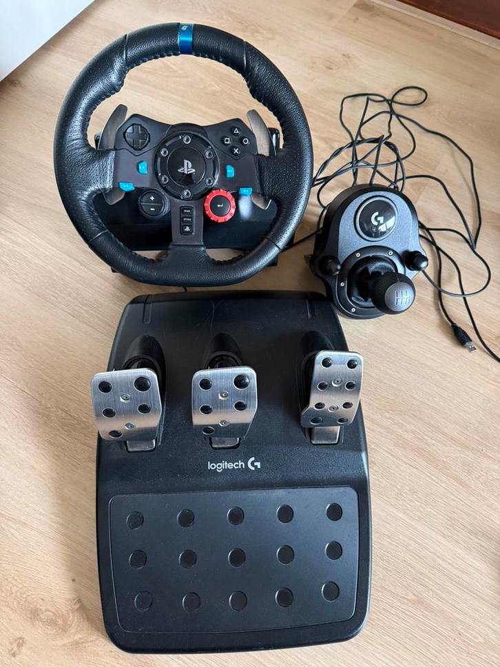 Logitech G29 + shifter, Spelcomputers en Games, Spelcomputers | Xbox | Accessoires, Zo goed als nieuw, Stuurtje of Sportattribuut