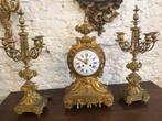 Franse klok set in verguld brons, Antiek en Kunst, Antiek | Klokken, Ophalen of Verzenden