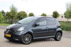 Toyota Aygo 1.0-12V + 5-Deurs l Elek Pak l Stuurbekr l NAP, Voorwielaandrijving, Gebruikt, 4 stoelen, 68 pk