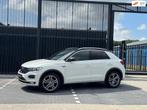 Volkswagen T-Roc 1.5 TSI R LINE - 150 PK - AUTOMAAT - CAMERA, 1254 kg, 4 cilinders, 150 pk, Wit