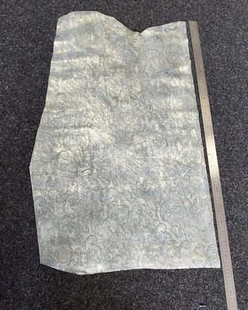 Echt leer zilver groen metallic print beschikbaar voor biedingen