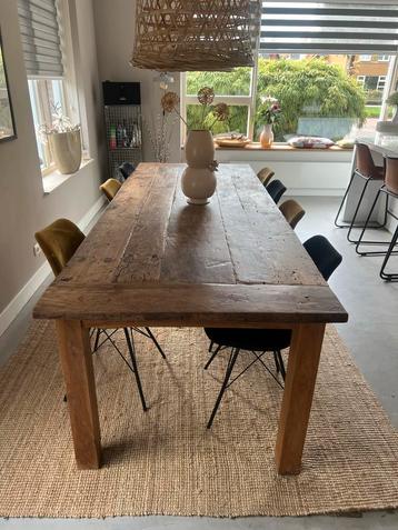 Klooster eiken eettafel + Kick Stoelen beschikbaar voor biedingen