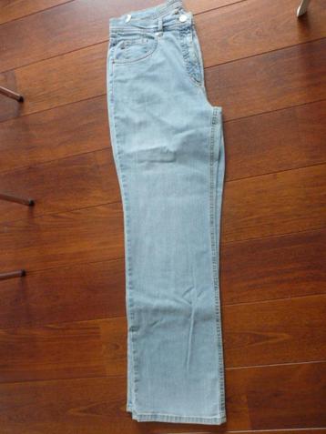 blauw jeans lichtblauw  met wijde pijp van Zerres  mt 44 beschikbaar voor biedingen