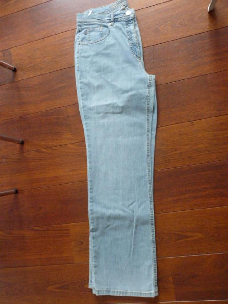 blauw jeans lichtblauw  met wijde pijp van Zerres  mt 44, Kleding | Dames, Spijkerbroeken en Jeans, Zo goed als nieuw, W33 - W36 (confectie 42/44)