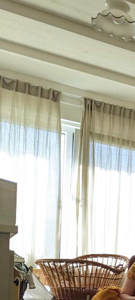 Lichtgroene IKEA inbetween gordijnen, 255 cm lang, Huis en Inrichting, Stoffering | Gordijnen en Lamellen, Zo goed als nieuw, 200 cm of meer