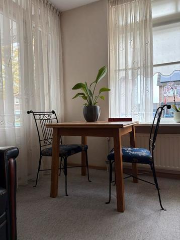 Eiken Uitschuiftafel + 2 Stoelen - Zo Goed Als Nieuw! beschikbaar voor biedingen