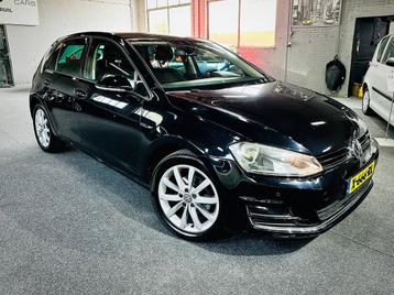 Volkswagen GOLF Lounge - Automaat - Airco - Navi - Cruise -  beschikbaar voor biedingen
