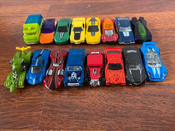 16 Hot Wheels auto’s  beschikbaar voor biedingen
