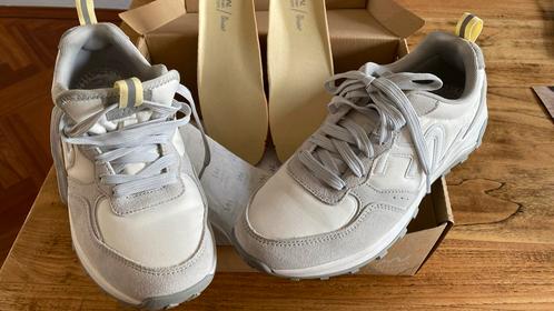 Human Nature wandelschoenen maat 41 , wit met grijs , zgan., Sport en Fitness, Bergsport en Wandelen, Zo goed als nieuw, Schoenen