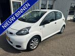 Toyota Aygo 1.0-12V Access (bj 2010), Voorwielaandrijving, Euro 5, Stof, Gebruikt
