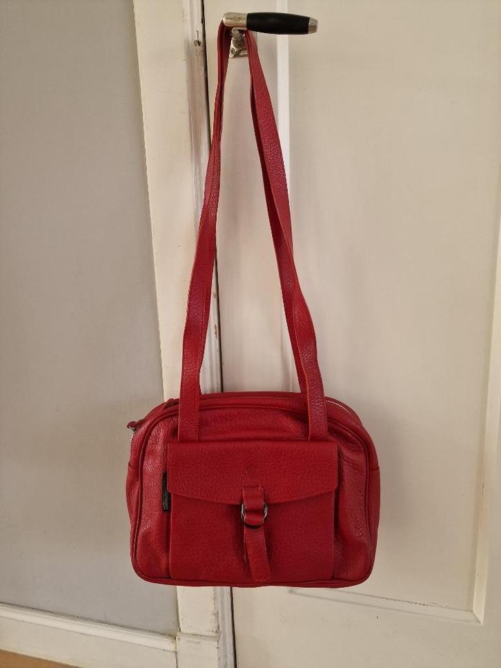 Nieuwe rode leren Fred de la Bretonière schoudertas., Sieraden, Tassen en Uiterlijk, Tassen | Damestassen, Nieuw, Schoudertasje