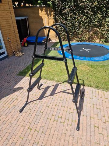 Exit zwembad trap 60-90cm beschikbaar voor biedingen