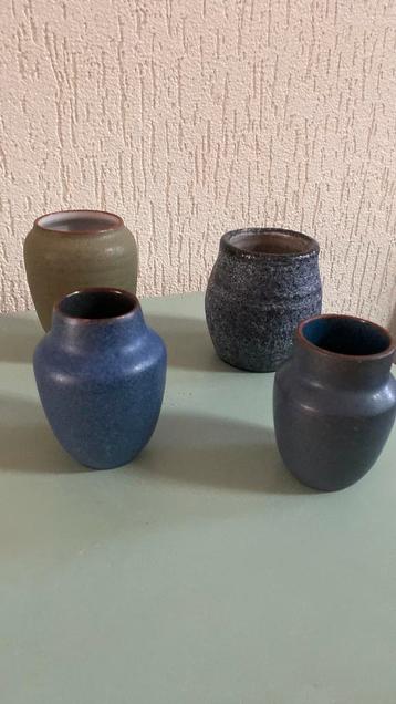4 potjes van de steenuil beschikbaar voor biedingen