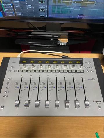 Artist Mix faders beschikbaar voor biedingen