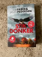 Schandinavische Deense thriller  Snik donker., Scandinavië, Ophalen of Verzenden, Zo goed als nieuw, Faber/Pedersen