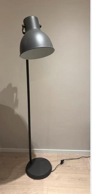 Ikea Hektar staande lamp beschikbaar voor biedingen