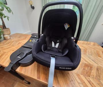 Maxicosi inclusief base beschikbaar voor biedingen