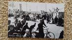 Oude ansichtkaart Harlingen, vertrek boten, Ophalen, 1940 tot 1960, Gelopen