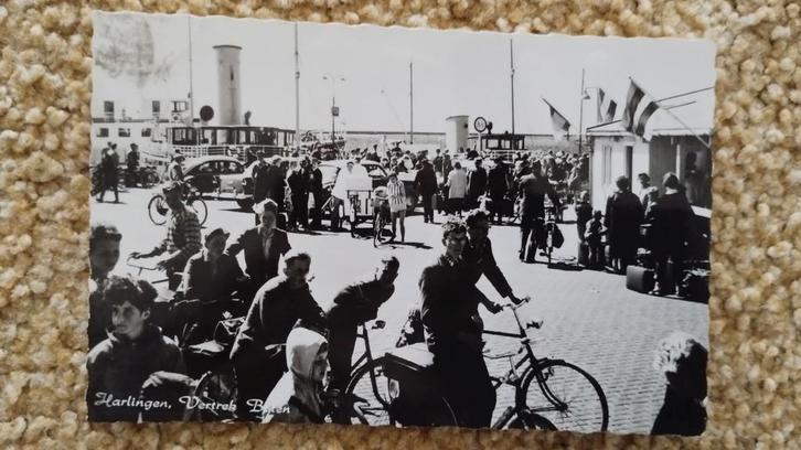 Oude ansichtkaart Harlingen, vertrek boten, Verzamelen, Ansichtkaarten | Nederland, Gelopen, 1940 tot 1960, Ophalen