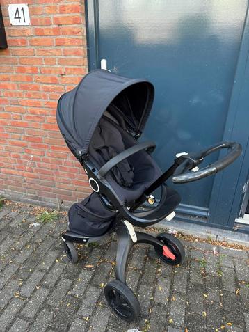Stokke kinderwagen beschikbaar voor biedingen