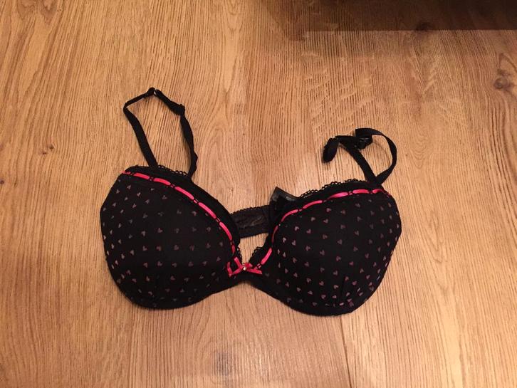 Bh en string 75C zwart met roze setje, Kleding | Dames, Ondergoed en Lingerie, Setje, Zwart, Ophalen