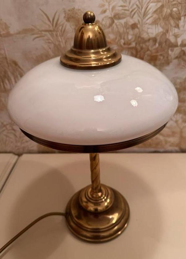 Vintage Frantzen messing tafellamp met opaalglazen kap, Huis en Inrichting, Lampen | Tafellampen, Zo goed als nieuw, Minder dan 50 cm