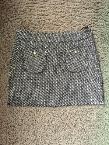 NIEUW zwart/grijs gevoerd rokje, maat 38/40 (taille 42 cm) beschikbaar voor biedingen