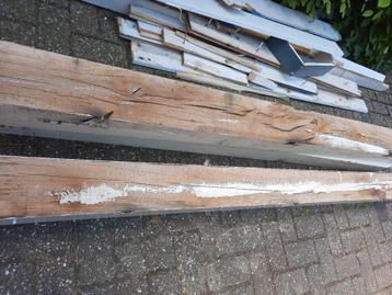 Eiken balken.  beschikbaar voor biedingen