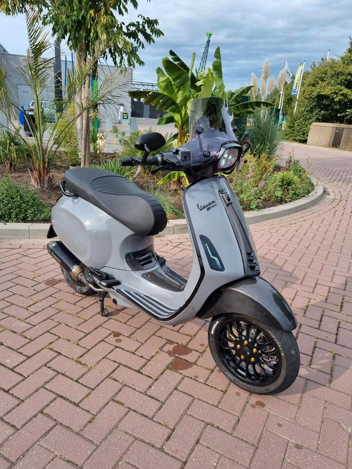 Vespa sprint 187cc custom brom akrapovic, Fietsen en Brommers, Scooters | Vespa, Ophalen