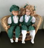Twee Poppen op een bankje, Verzamelen, Poppen, Ophalen of Verzenden, Gebruikt, Pop