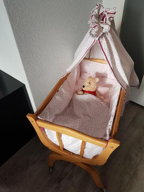 Vintage beuken poppenwieg met hemeltje, Kinderen en Baby's, Speelgoed | Houten speelgoed, Zo goed als nieuw, Overige typen, Ophalen