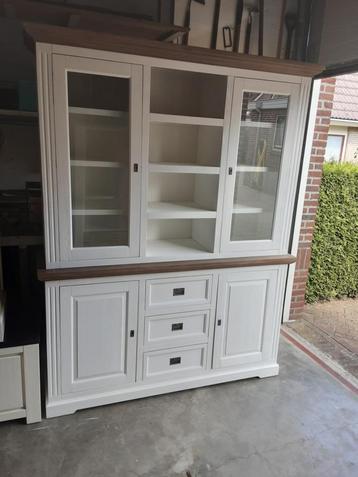 Diverse gebruikte meubelen.  beschikbaar voor biedingen