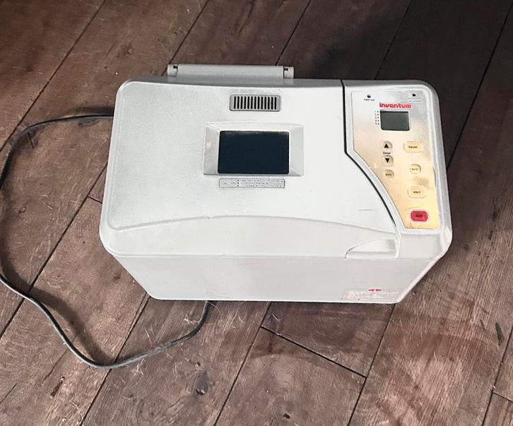 Inventum broodbakmachine, Witgoed en Apparatuur, Broodbakmachines, Gebruikt, Met timer, 1200 tot 1600 gram deeg, Meer dan 10 programma's