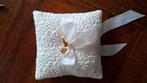 Ringkussen. Wit, Kleding | Dames, Trouwkleding en Trouwaccessoires, Ophalen of Verzenden, Zo goed als nieuw, Wit, Accessoires