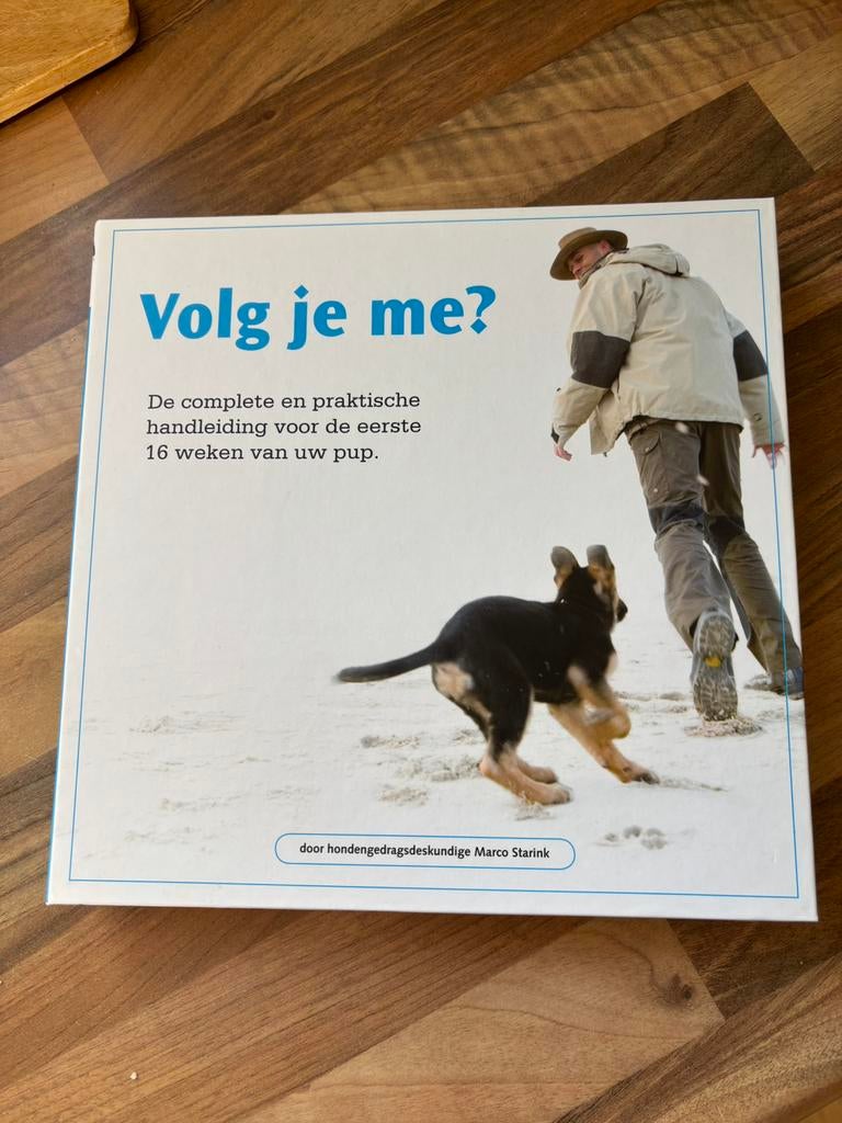 Boek “ Volg je me” - handig  als je een puppy krijgt / hebt, Ophalen of Verzenden, Zo goed als nieuw, Honden