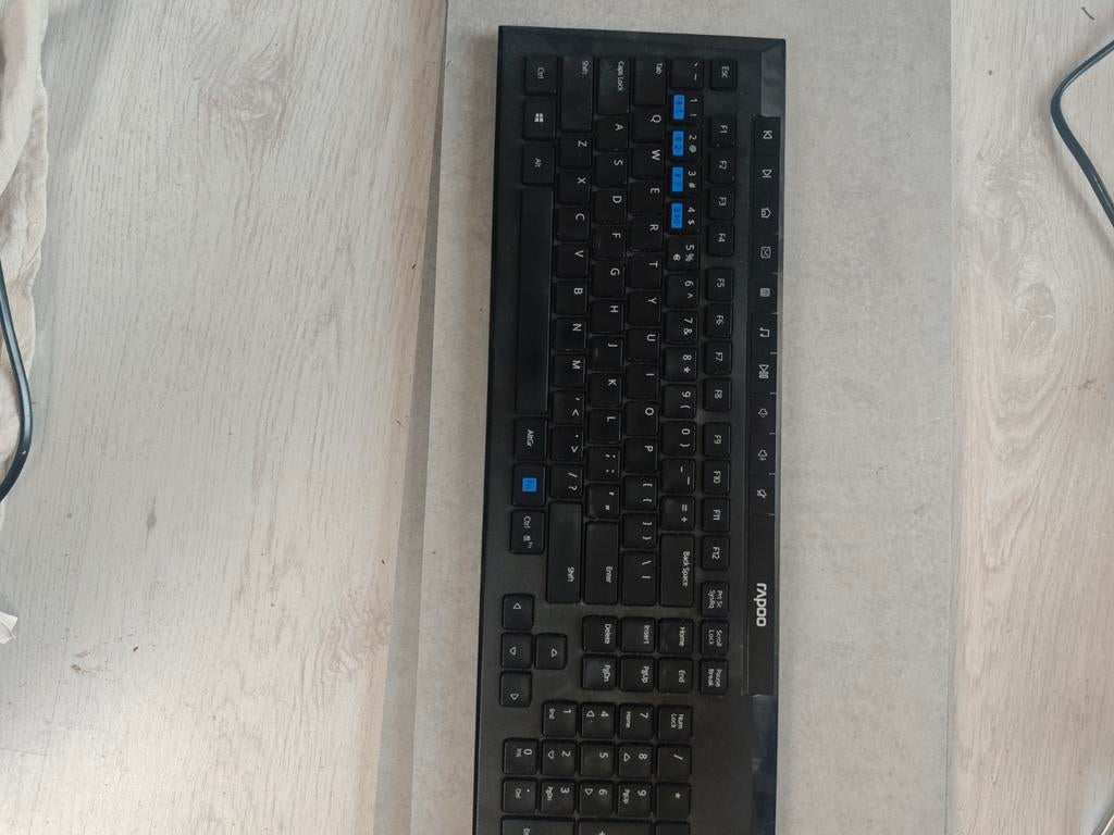 Rapoo 8200M Multi-mode Draadloos Toetsenbord Zwart, Gebruikt, Ophalen of Verzenden, Draadloos, Qwerty