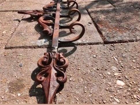 Smeedijzer gietijzer wandhaken kapstok.
Barok., Tuin en Terras, Tuinwanddecoratie, Ophalen of Verzenden