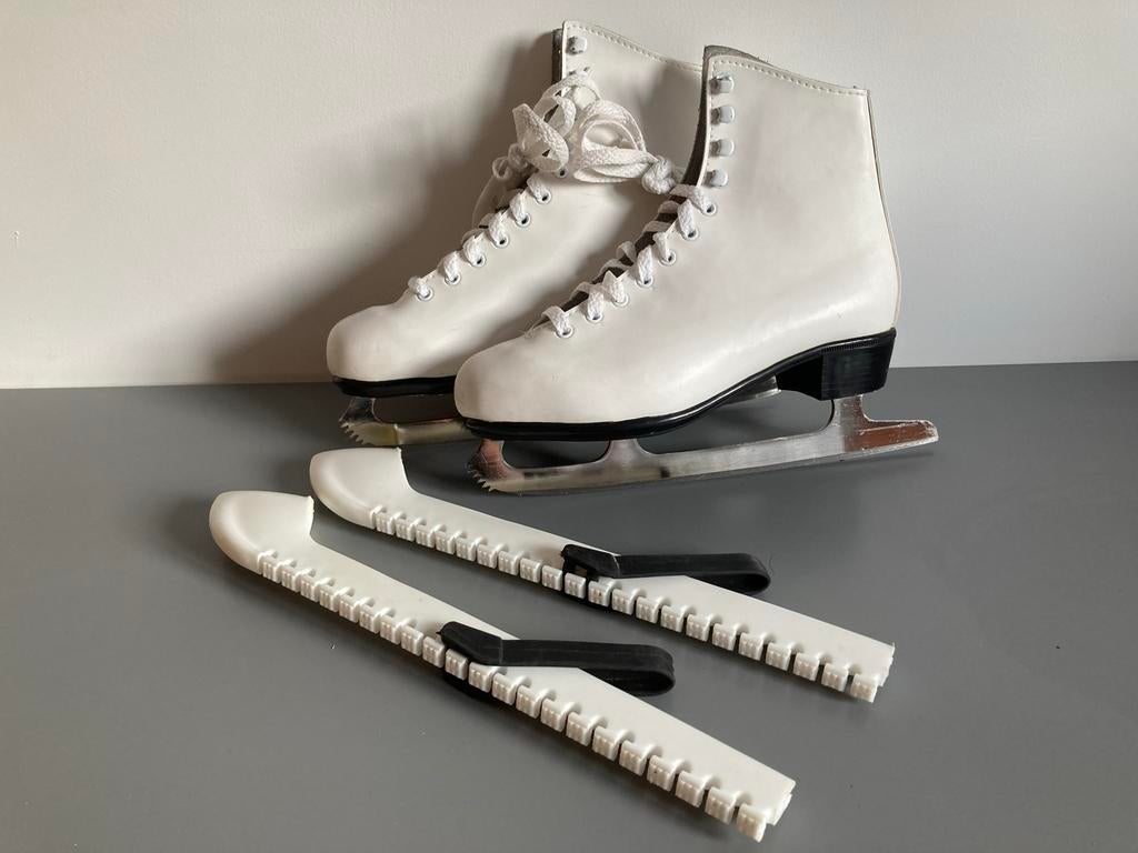 Witte kunstschaatsen incl beschermers, maat 37, Sport en Fitness, Schaatsen, Ophalen, Zo goed als nieuw, Kunstschaatsen