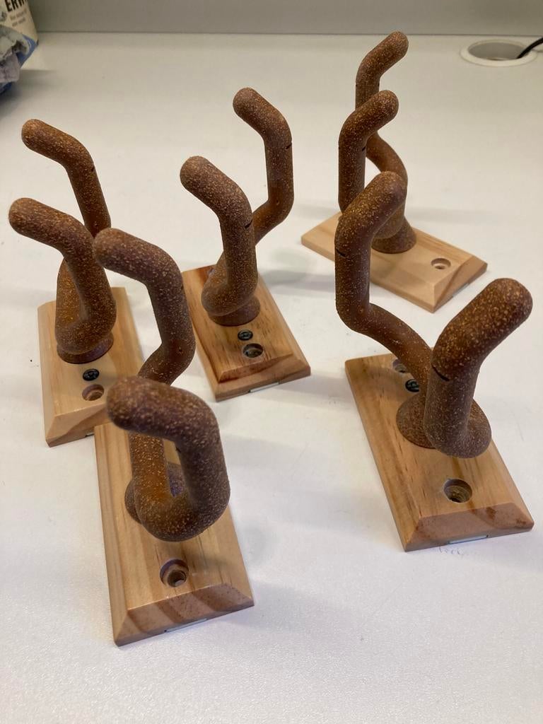 Gitaar muurbeugel 6 stuks Konig & Meyer 16220, Muziek en Instrumenten, Standaards, Verzenden, Zo goed als nieuw, Instrumentstandaard