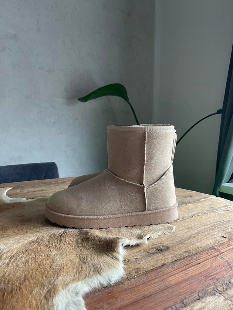 Warmgevoerde boots • Maat 40, Ophalen of Verzenden, Zo goed als nieuw, Zwart