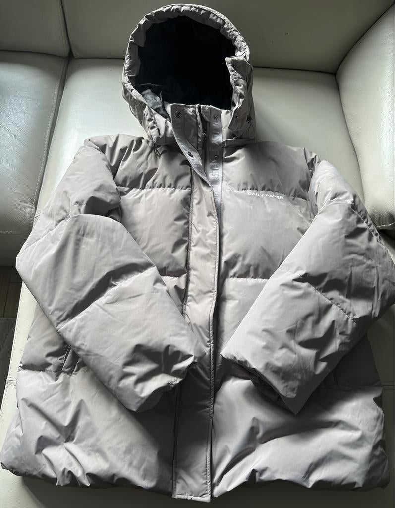 Daily Paper oversized puffer jas - maat M (L/XL), Ophalen of Verzenden, Nieuw, Maat 38/40 (M), Grijs