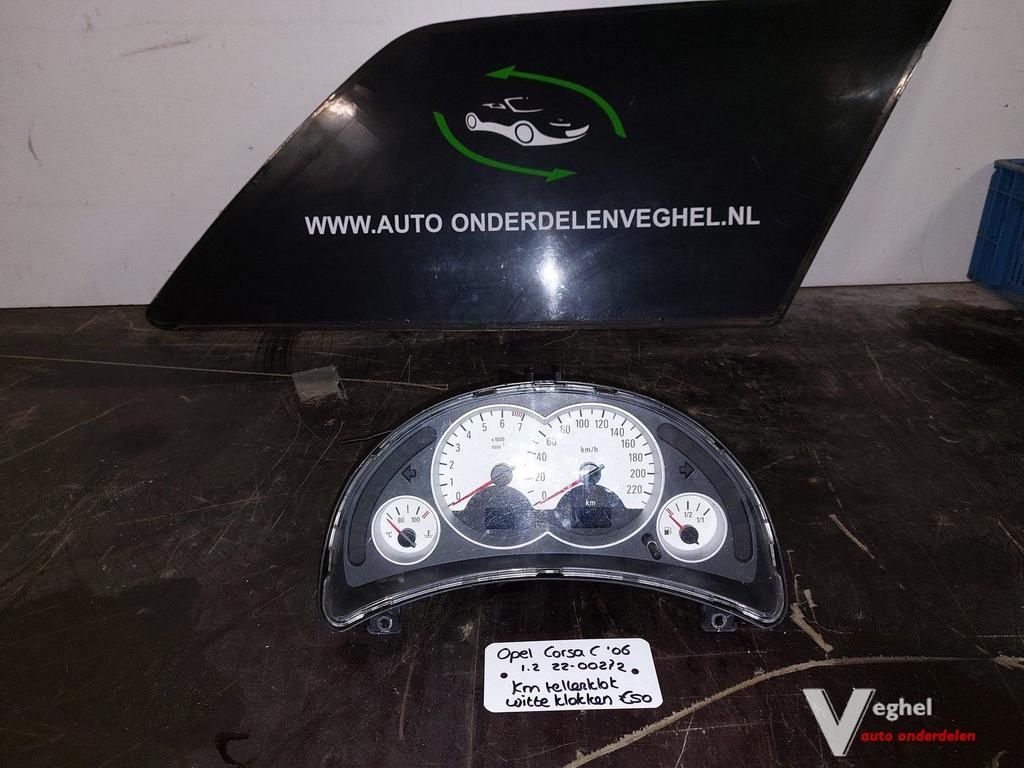 Opel Corsa C 1.2 km tellerklok met witte klokken'06, Gebruikt, -, -, Ophalen of Verzenden