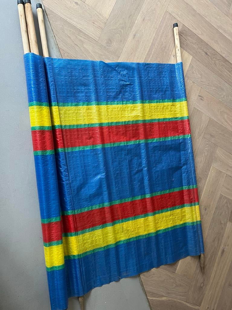 Windscherm blauw, geel, rood, Ophalen, Gebruikt