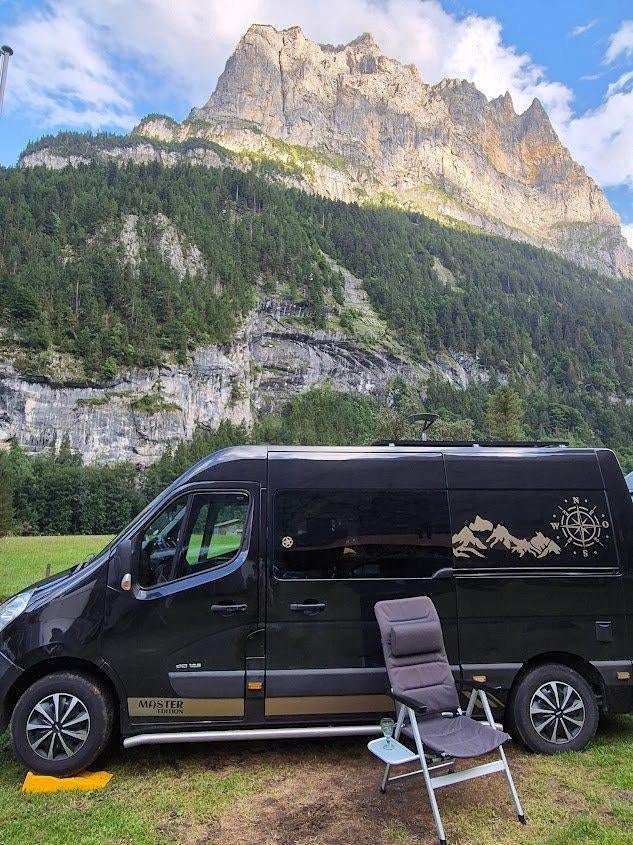 Off grid Buscamper, ideaal voor de avonturier!, Caravans en Kamperen, Overige merken, Buscamper of Camperbus, Tot en met 2, Particulier