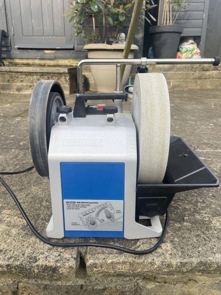 Tormek T-8 natte slijpmachine, Ophalen of Verzenden, Zo goed als nieuw, Minder dan 700 watt, Werkbankslijpmachine