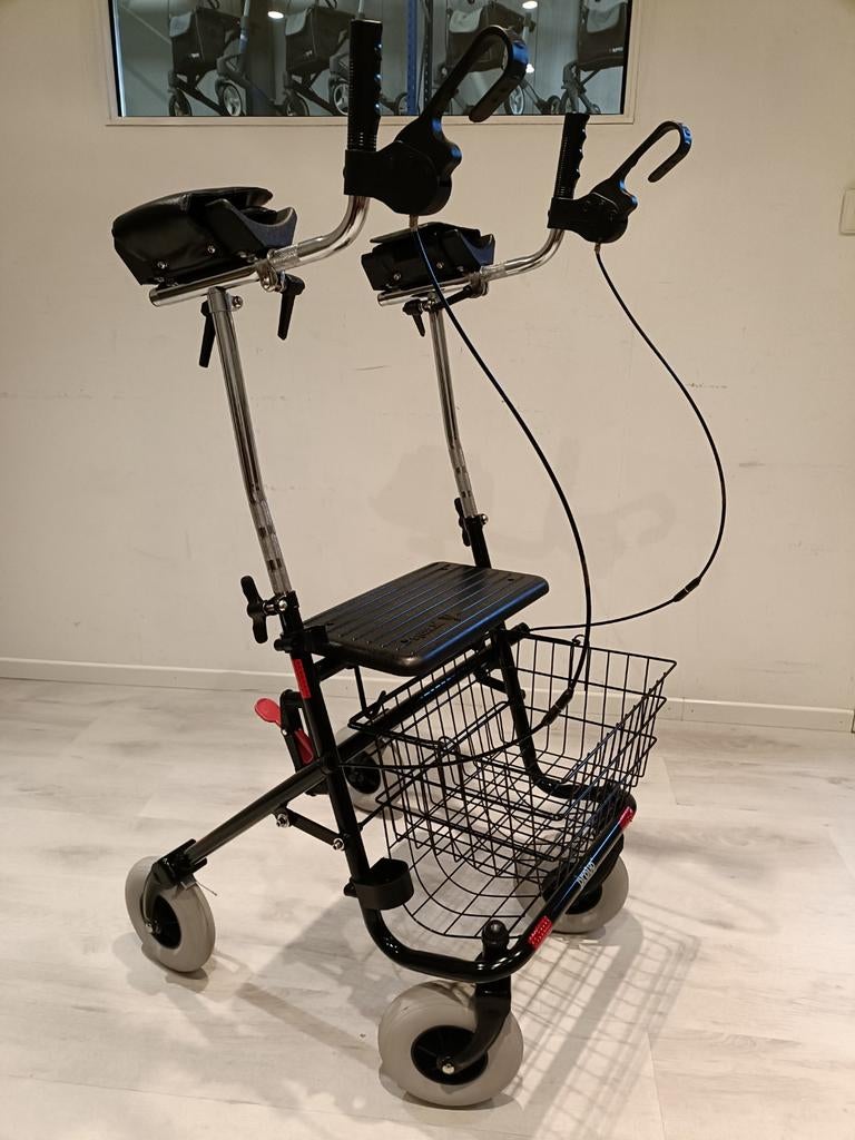 Premis Provo armschalen rollator incl Servicebeurt ZGAN., Diversen, Rollators, -, -, Ophalen of Verzenden, Zo goed als nieuw