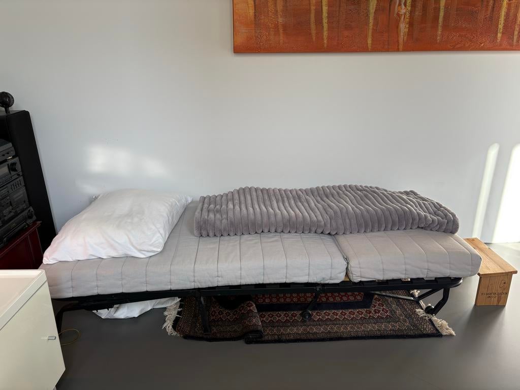 IKEA Slaapstoel - Comfortabel en Praktisch, Huis en Inrichting, Slaapkamer | Slaapbanken, Ophalen, Eenpersoons, Wit, Zo goed als nieuw