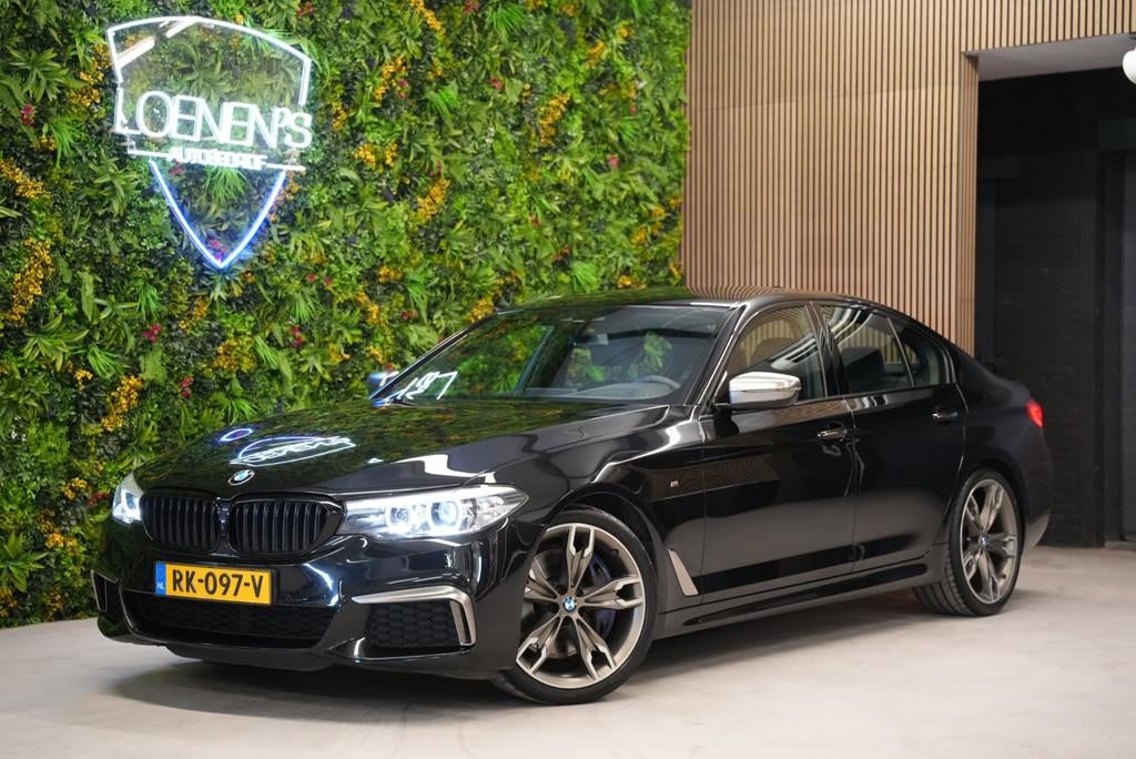 BMW 5-serie M550d xDrive M-Sport / HUD / Memory / PDC / Crui, Auto's, Automaat, Gebruikt, 2993 cc, 2000 kg